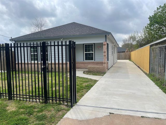 3234 Berry Street, Houston, TX 77004