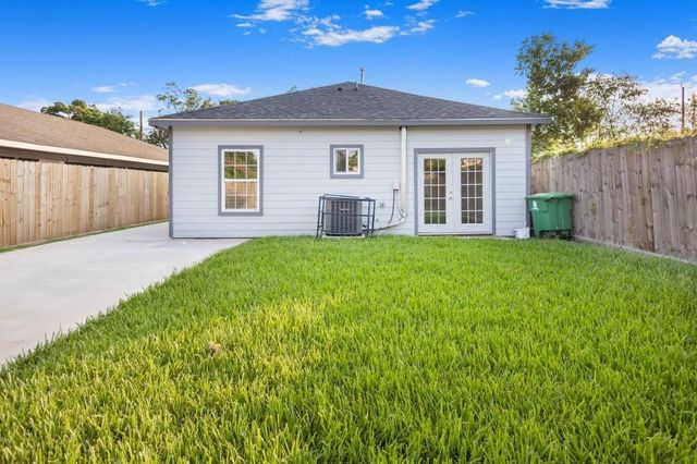 3234 Berry Street, Houston, TX 77004