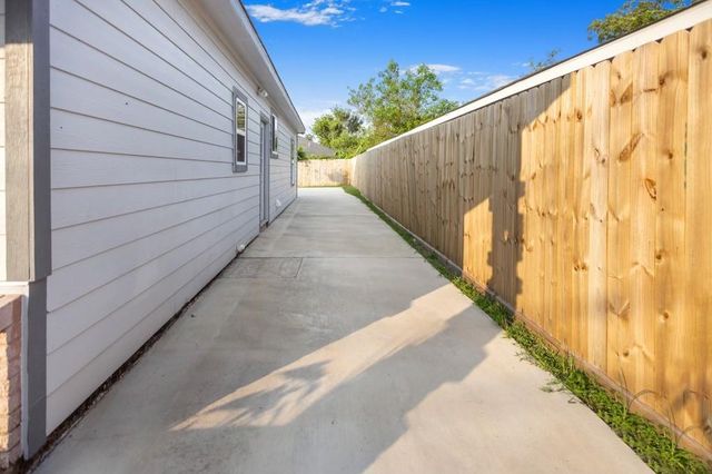 3234 Berry Street, Houston, TX 77004