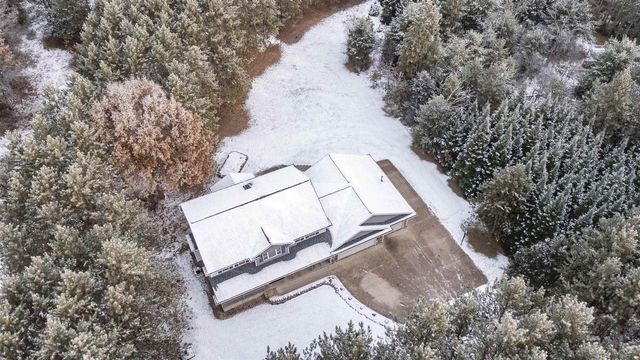 E1400 STRATTON LAKE ROAD, Waupaca, WI 54981