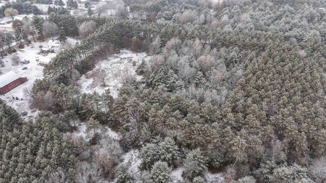 E1400 STRATTON LAKE ROAD, Waupaca, WI 54981