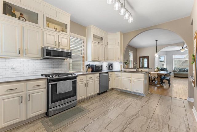2222 S Allis STREET, Milwaukee, WI 53207