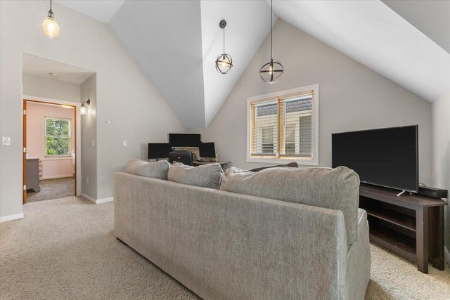 2222 S Allis STREET, Milwaukee, WI 53207