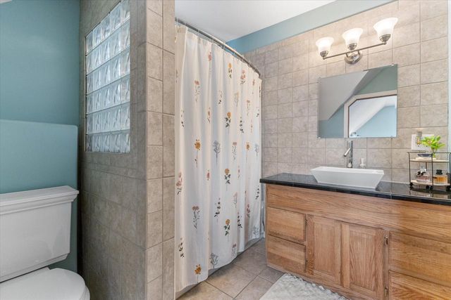 2222 S Allis STREET, Milwaukee, WI 53207