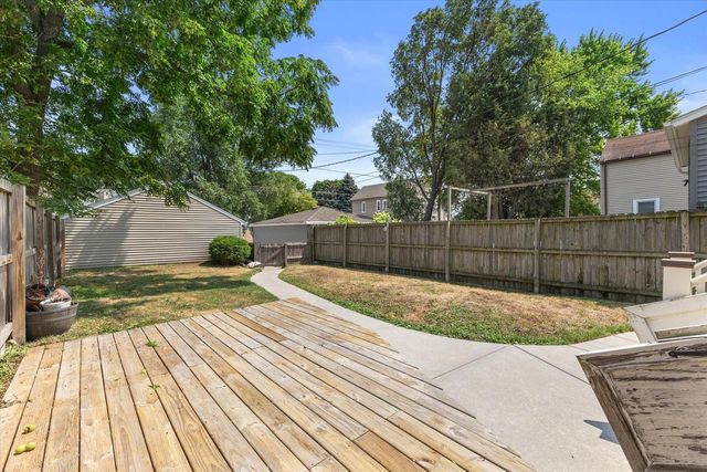 2222 S Allis STREET, Milwaukee, WI 53207