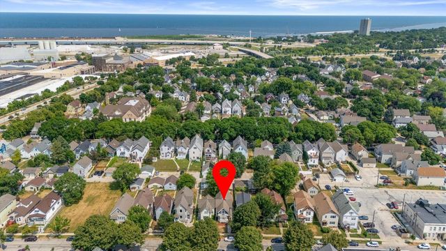 2222 S Allis STREET, Milwaukee, WI 53207