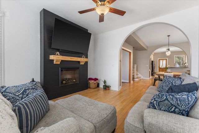 2222 S Allis STREET, Milwaukee, WI 53207