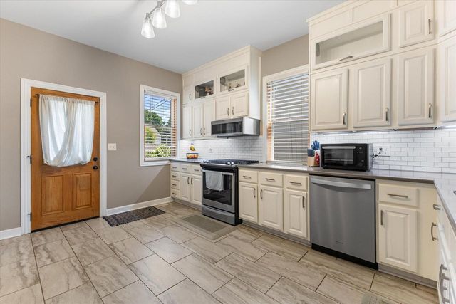 2222 S Allis STREET, Milwaukee, WI 53207