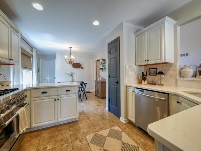 53100 Kakos Drive, Chesterfield Twp, MI 48051
