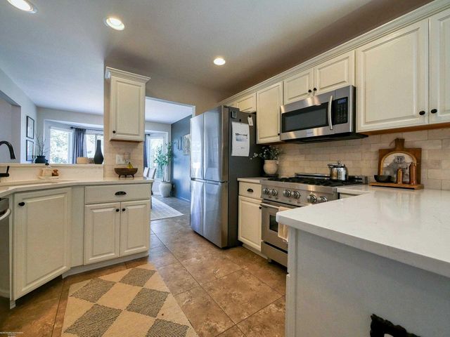 53100 Kakos Drive, Chesterfield Twp, MI 48051