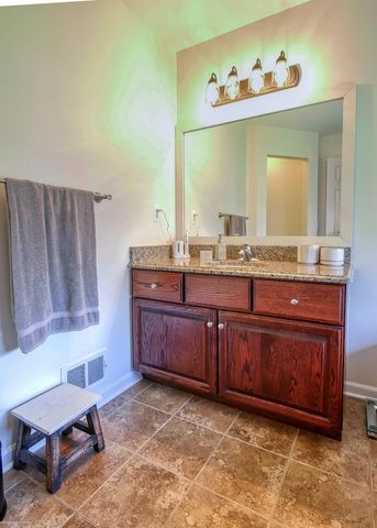 53100 Kakos Drive, Chesterfield Twp, MI 48051
