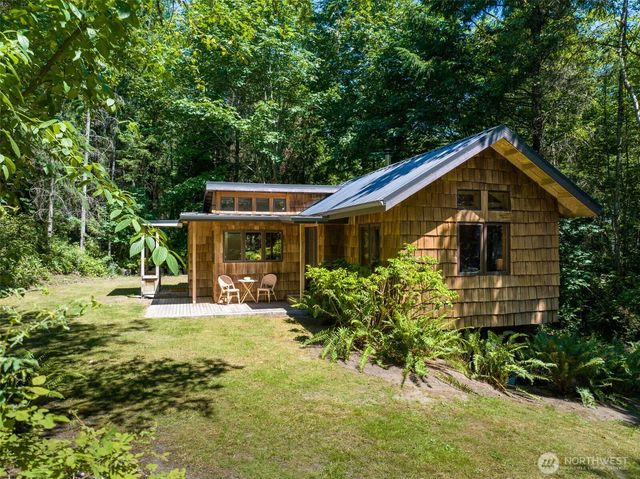 22002 Dewberry Road NE, Indianola, WA 98342
