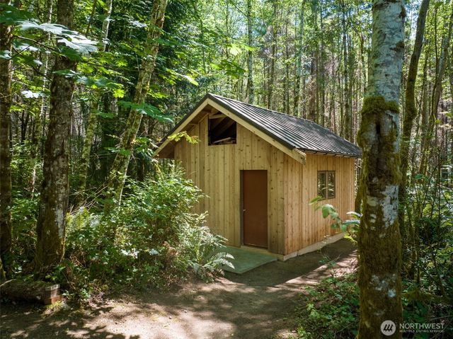 22002 Dewberry Road NE, Indianola, WA 98342