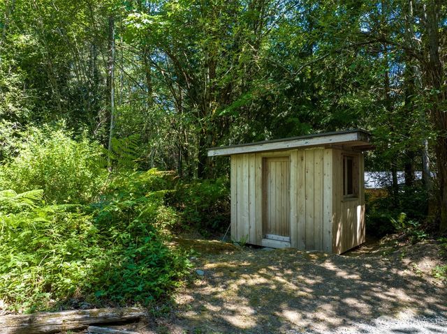 22002 Dewberry Road NE, Indianola, WA 98342