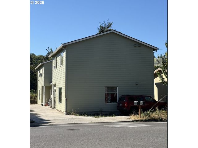 4723 E 18TH St, Vancouver, WA 98661