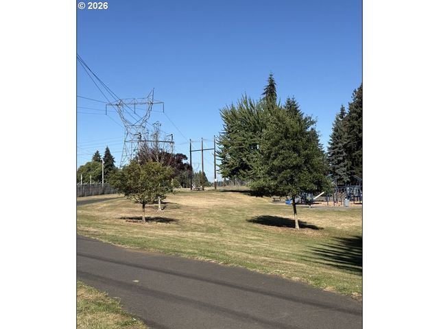4723 E 18TH St, Vancouver, WA 98661