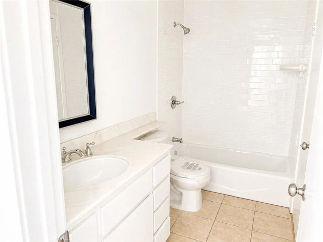 961 W Lamark, Anaheim, CA 92802