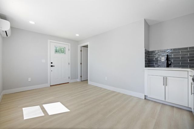 4054 S 43rd St, Sacramento, CA 95820