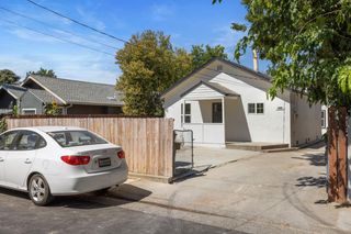 4054 S 43rd St, Sacramento, CA 95820