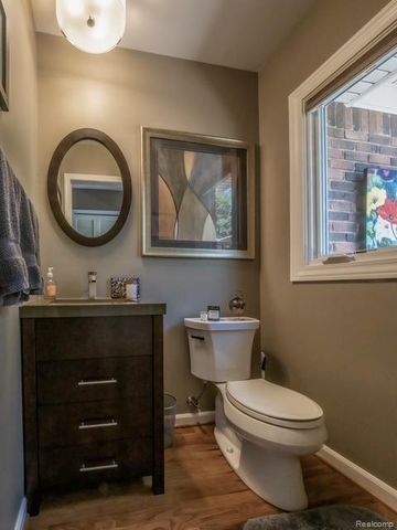 4923 Dusk Drive, Utica, MI 48316