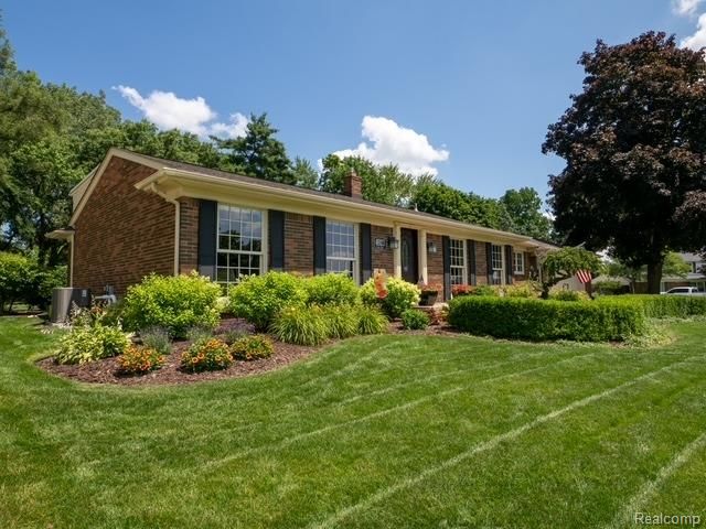 4923 Dusk Drive, Utica, MI 48316