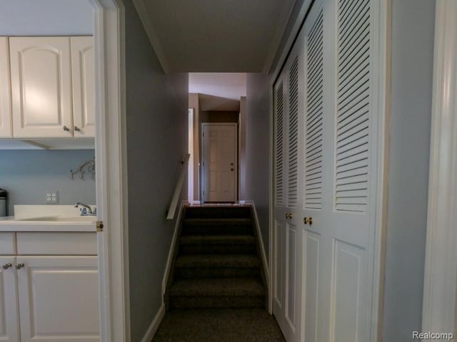 4923 Dusk Drive, Utica, MI 48316