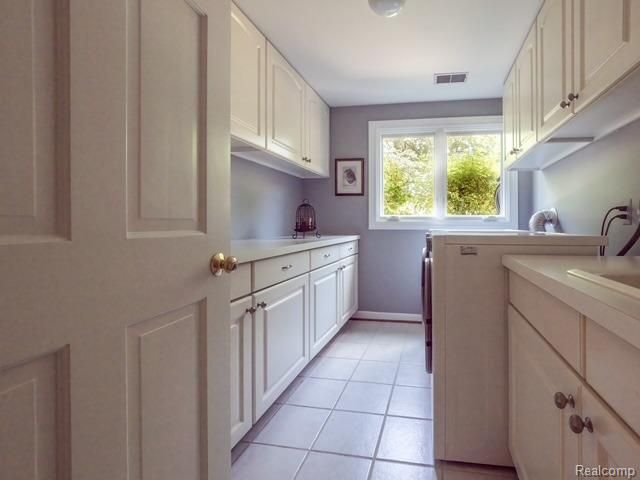 4923 Dusk Drive, Utica, MI 48316