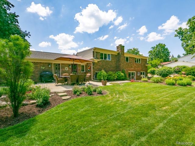 4923 Dusk Drive, Utica, MI 48316