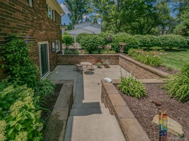 4923 Dusk Drive, Utica, MI 48316