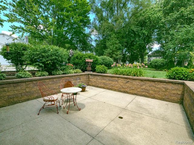 4923 Dusk Drive, Utica, MI 48316