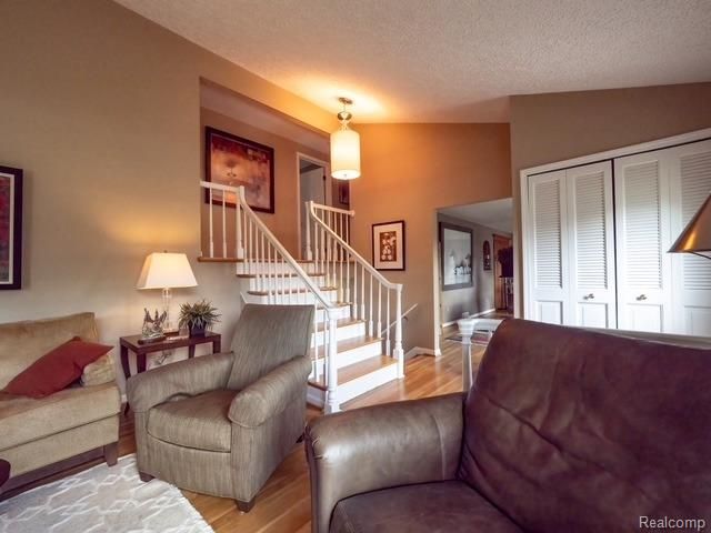 4923 Dusk Drive, Utica, MI 48316