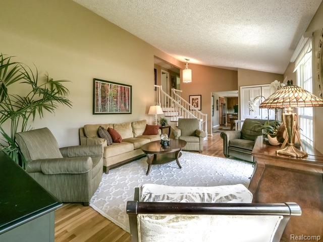 4923 Dusk Drive, Utica, MI 48316