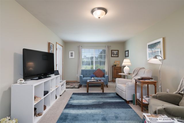 1202 Decatur Circle #20B, Burlington, WA 98233