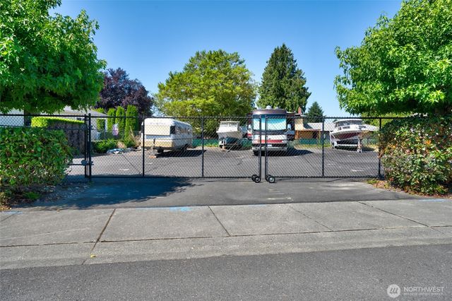 1202 Decatur Circle #20B, Burlington, WA 98233