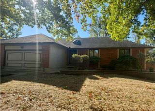 3616 NW Dogwood Drive, Blue Springs, MO 64015