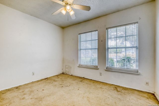 5434 Green Grove Dr, San Antonio, TX 78223