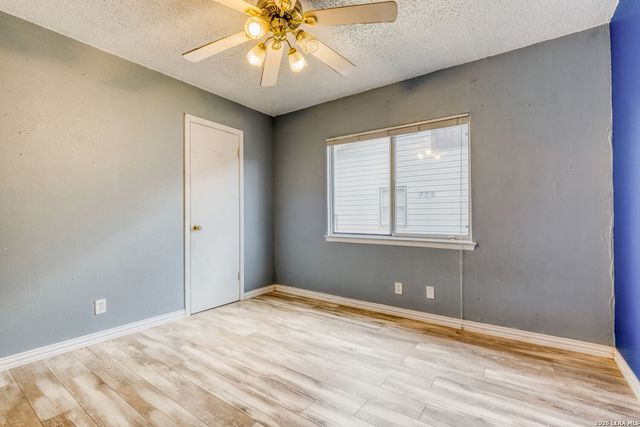 5434 Green Grove Dr, San Antonio, TX 78223