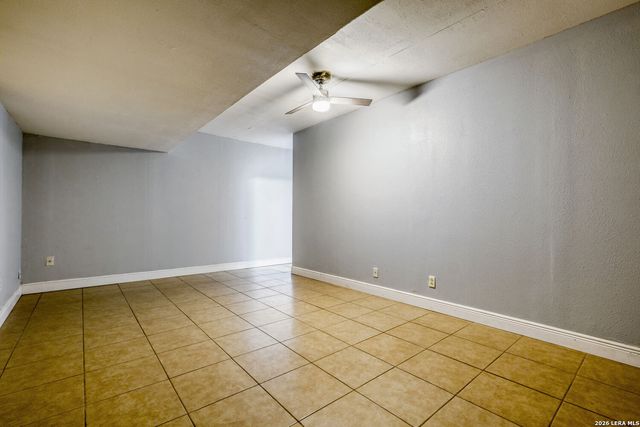 5434 Green Grove Dr, San Antonio, TX 78223