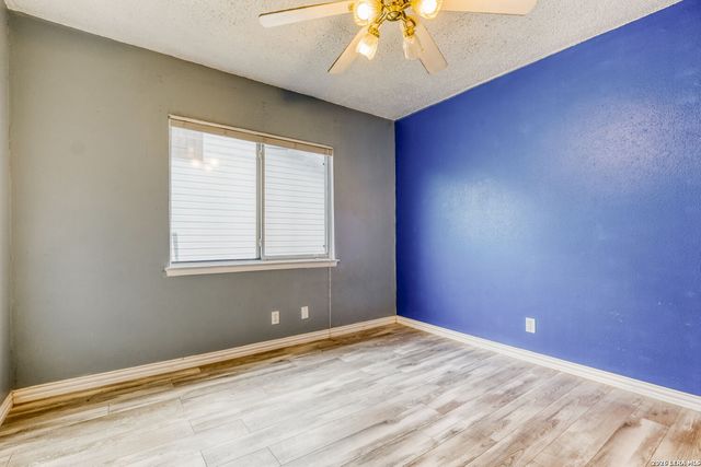 5434 Green Grove Dr, San Antonio, TX 78223