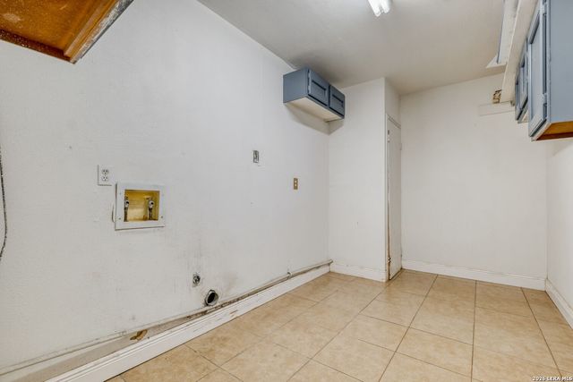 5434 Green Grove Dr, San Antonio, TX 78223