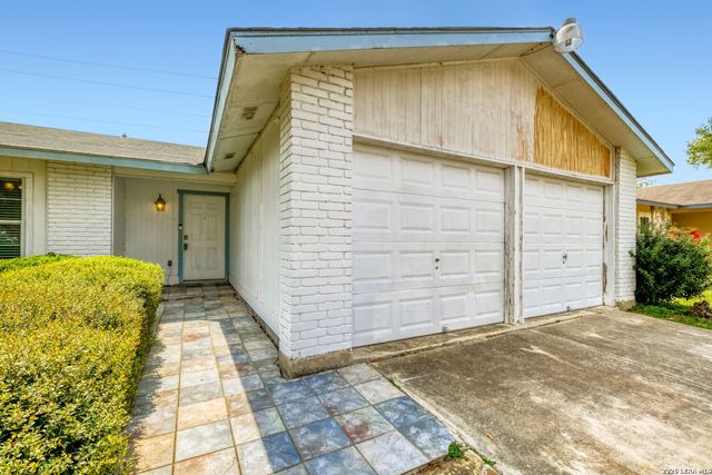 5434 Green Grove Dr, San Antonio, TX 78223