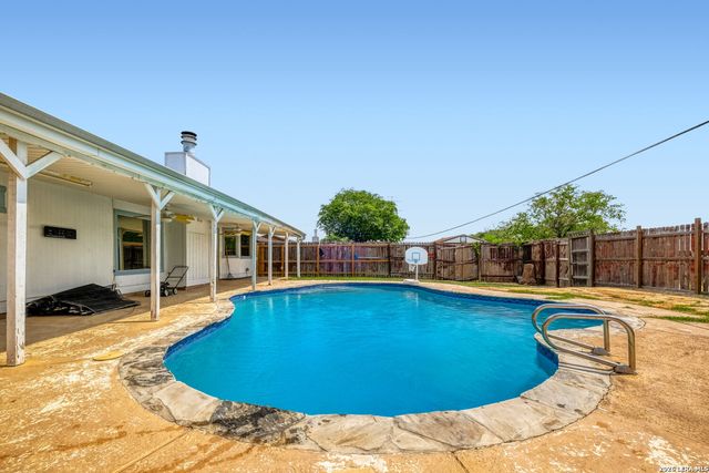 5434 Green Grove Dr, San Antonio, TX 78223