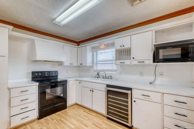 5434 Green Grove Dr, San Antonio, TX 78223