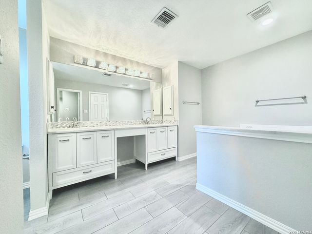 10614 Bluestone Crk, San Antonio, TX 78254