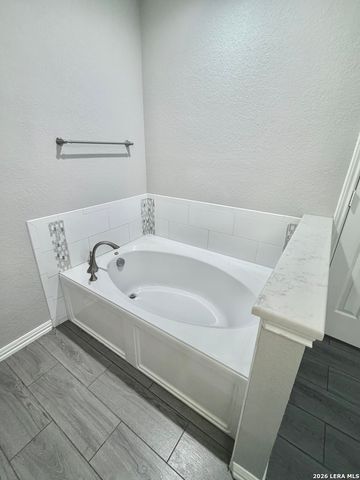 10614 Bluestone Crk, San Antonio, TX 78254