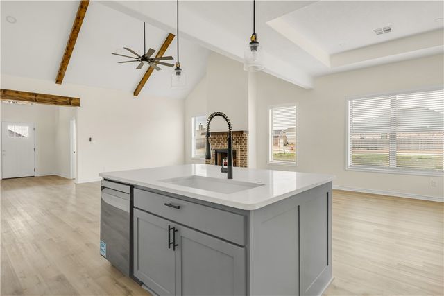 2820 Spector Drive, Bryan, TX 77808