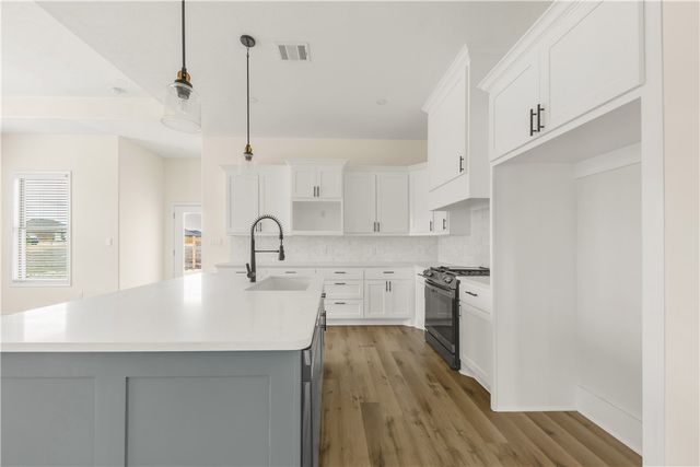 2820 Spector Drive, Bryan, TX 77808