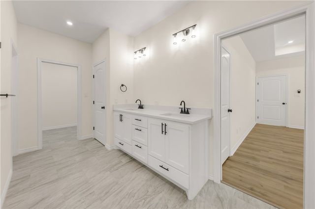 2820 Spector Drive, Bryan, TX 77808