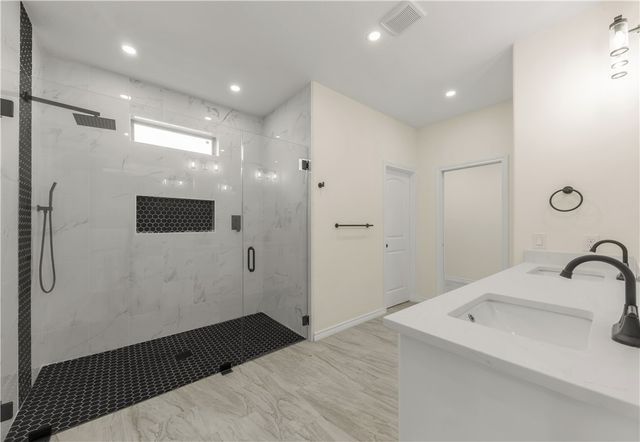 2820 Spector Drive, Bryan, TX 77808