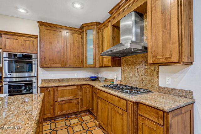 6192 Los Felinos Circle, El Paso, TX 79912